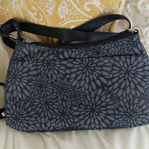 Baggallini Pewter and Black Crossbody Fabric Handbag - Picture 9 of 14
